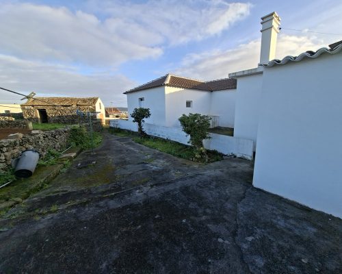 01ba9e1d-a883-4adb-af7a-bf1fa9fe2747