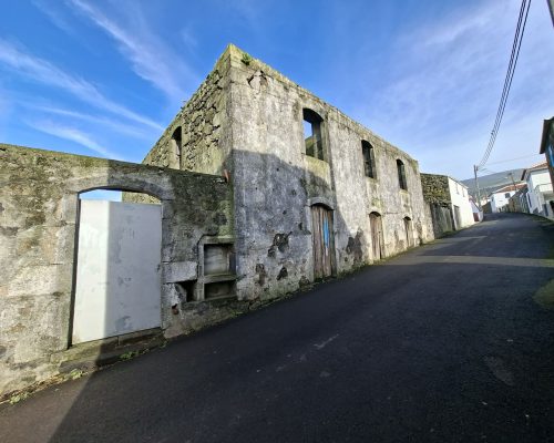 044e239c-b10f-4cda-ac51-44fe90033303-1