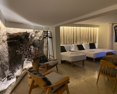 17c305_32fc29f9f0f74b709941c383613c7d94mv2