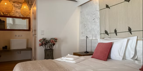 17c305_34f5fca1883542baaa21e61478970611mv2