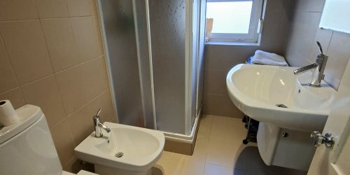 1f1600fb-2d30-445a-8b7a-956a54235d37